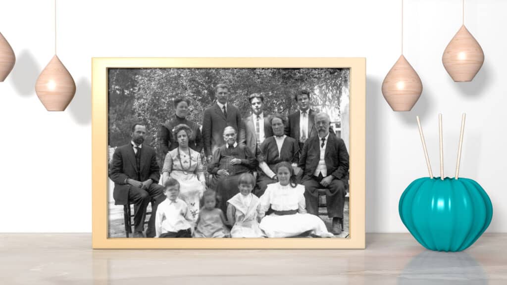 Older Ellen G. White with her extended family and grandchildren.